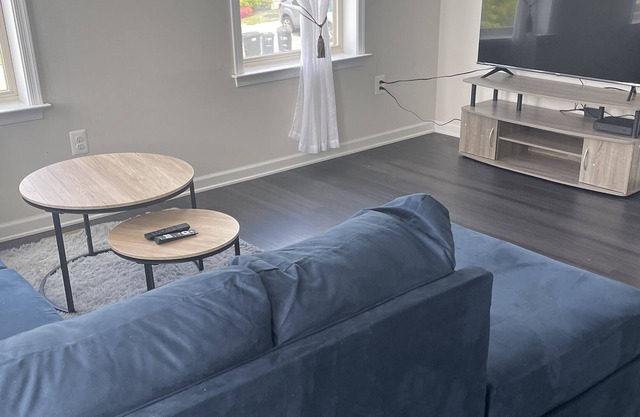 Luxury, cozy room In nice beautiful Townhouse In quiet gorgeous neighbourhood
