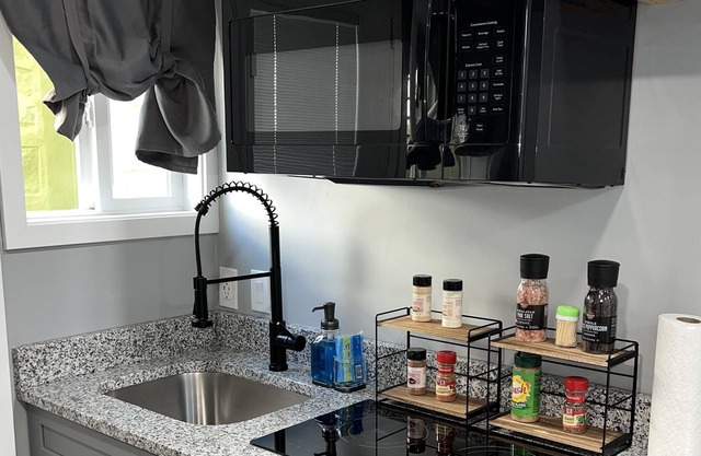 Luxury Cozy Studio Near Downtown Philly & Airport