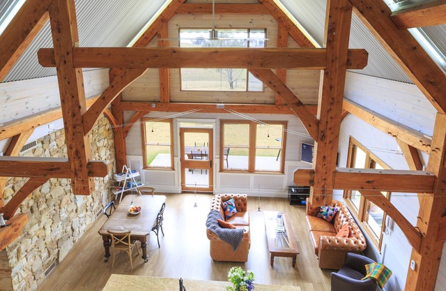 Luxury, Craftsman built Off-grid Experience. 3 private acres, Pet friendly