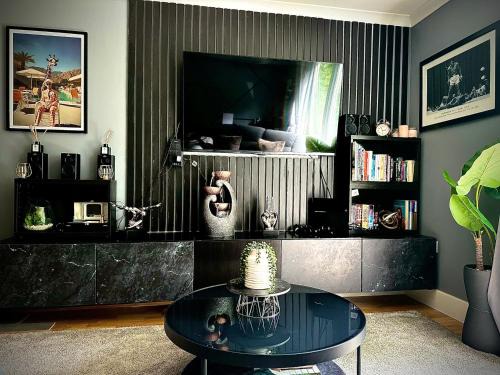 Luxury Croydon Apartment Near Gatwick Airport