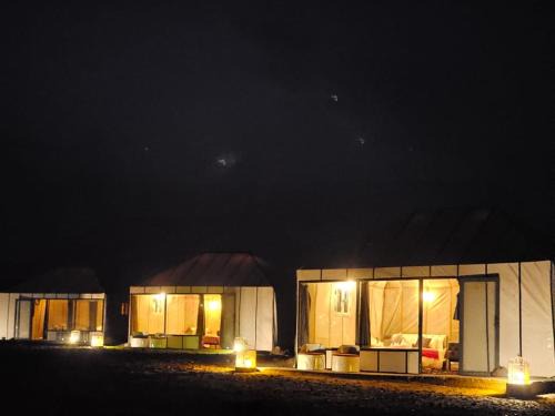 Luxury Desert Queen Camp