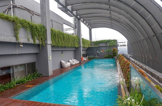 Luxury Design 1BR L'Avenue Apartment near Pancoran