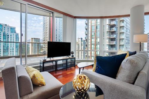 Luxury Designer Apartment In The Heart Of Downtown