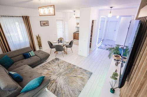 Luxury Designer Apartment - Romanescu Park