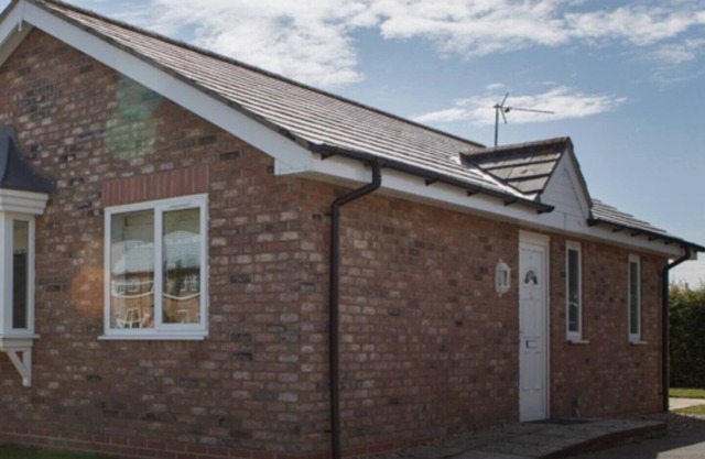 Luxury dog friendly cottage sleeps 4