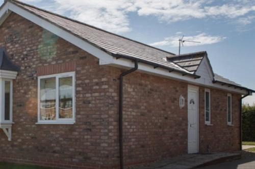 Luxury dog friendly cottage sleeps 4