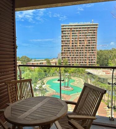 Luxury Dreamland Oasis Apartment 14