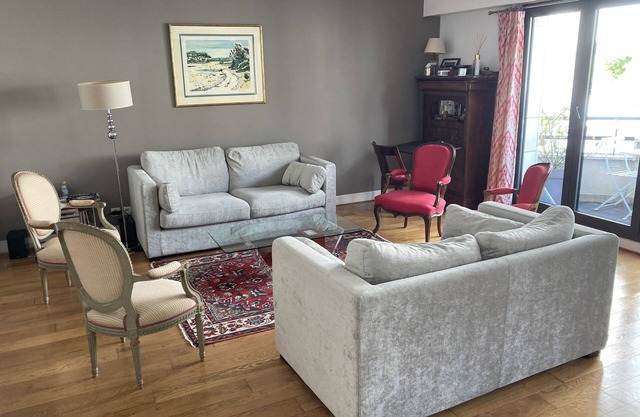 Luxury duplex apartment with parking, just outside Paris, in Boulogne