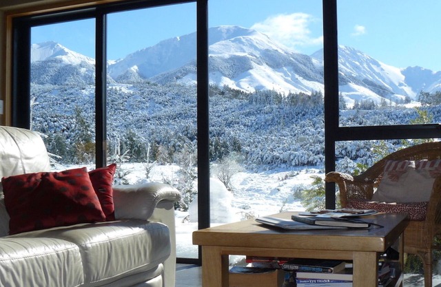 Luxury eco lodge with optional private outdoor hot tub and amazing views.