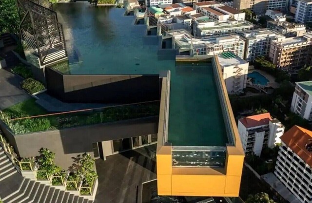 Luxury Edge Seaview Apartment