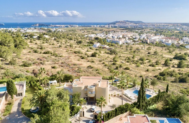 Villa Ambre, sauna, jacuzzi, cueva del hombre con bar