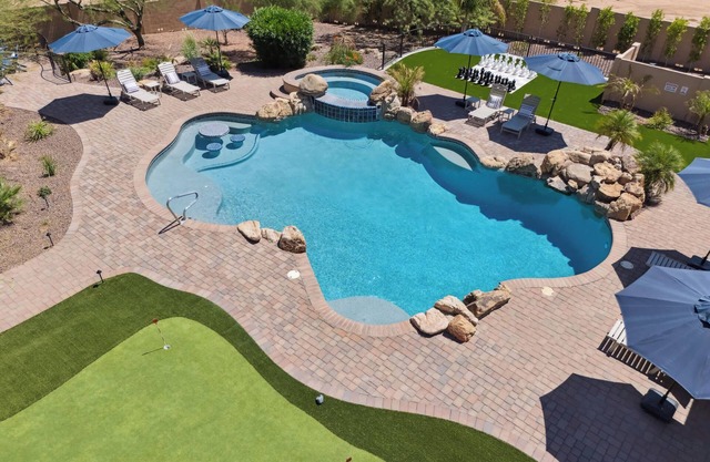 Scottsdale Rose:Luxury Estate, Slps 40, Cold Plunge, Pickleball, Sauna, Htd Pool