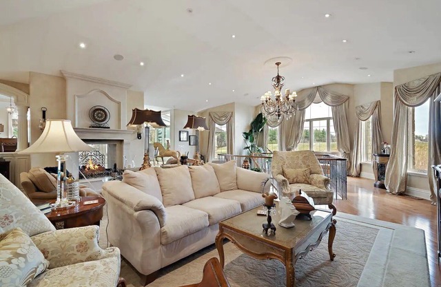 Luxury Estate in Halton