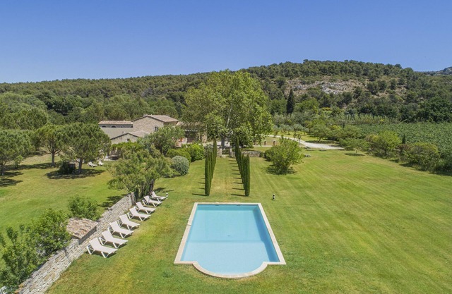 Luxury estate in Provence 14 people in a quiet area