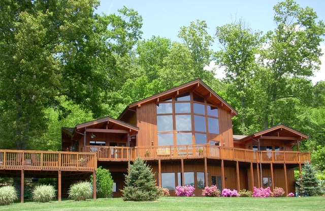 Luxury Estate on 5 Acres
