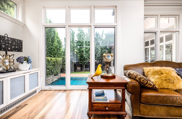 Casa familiar de lujo con piscina en un prestigioso suburbio