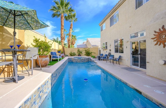 Luxury Family Pool/Spa Family Getaway Las Vegas/Red Rock 3 BD/2.5 BA