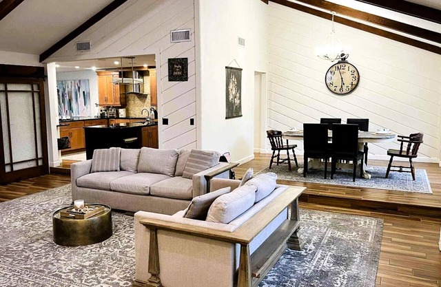 Luxury Family Retreat - Longwood