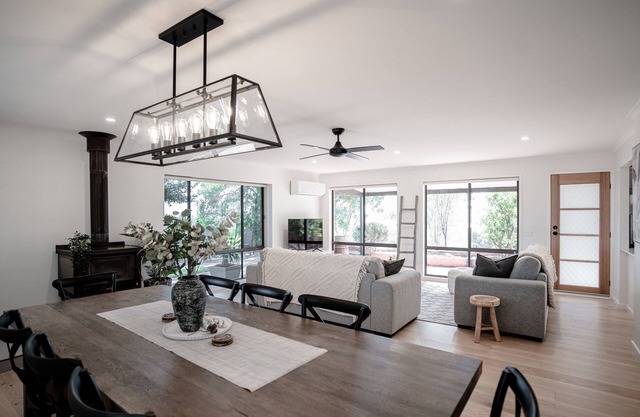 Luxury Farm Stay with Breathtaking Views – Sleeps 9, Close to Benalla
