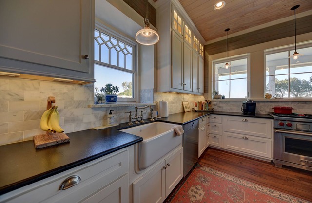 Luxury Farmhouse 10 Minutes to Round Top
