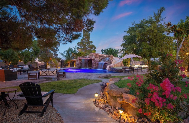 Five Star Country Farmhouse Resort on an Acre with a Beautiful & Fun Backyard