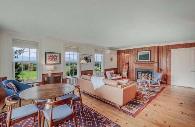Luxury Farmhouse with Stowe Views