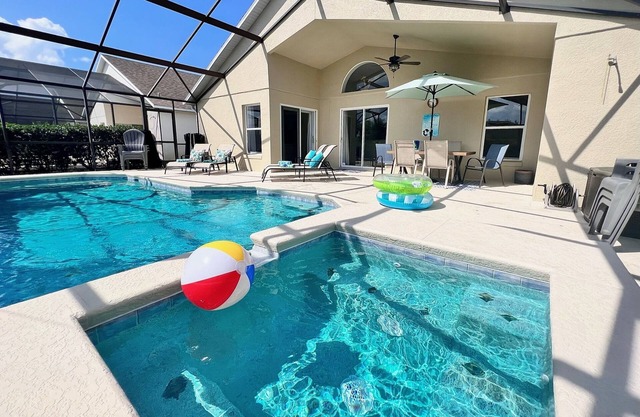 Luxury Florida villa close to Disney with SOUTH FACING private pool/spa