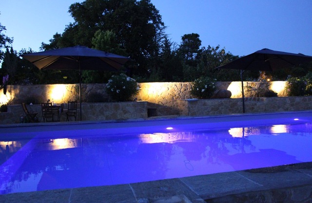Lujo en Provenza en viñedo, piscina climatizada de 15x5m