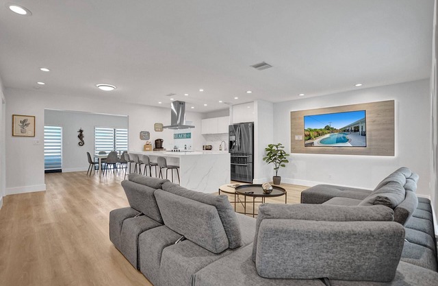 Luxury+ Fun + Heated Pool + Firepit,15 min FLL, Beach, Las Olas🌟LOCATION 🌟.