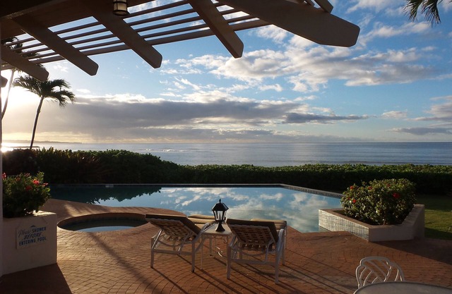 Acre privado de lujo cerrado, alquiler frente a la playa, con piscina, spa, sauna y más