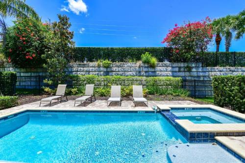 Luxury Gated Resort. 330