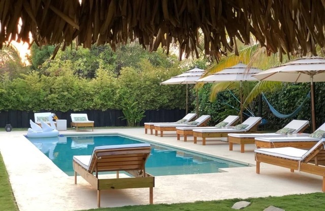 Luxury Getaway with privacy pool and near beach.