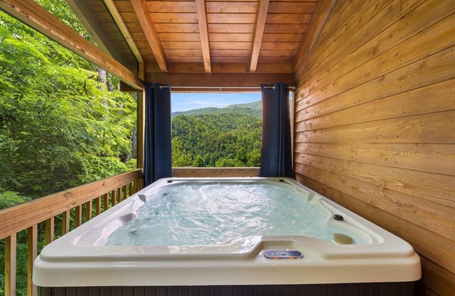 Escapada de lujo a Mntn @Gatlinburg. Bañera de hidromasaje. Piscina. GR.CaféBar