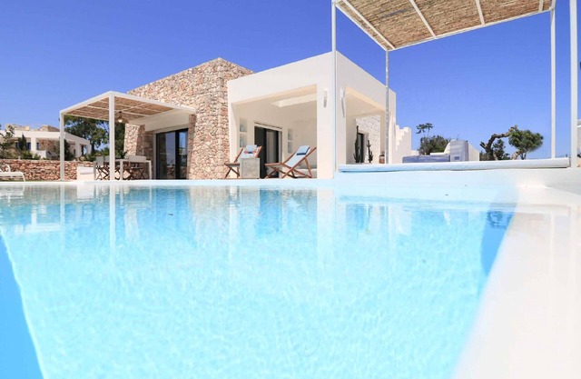 Luxury Ginevra - Two Bedroom House, Sleeps 4