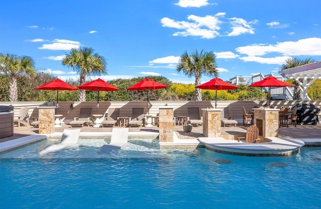 Luxury, Gorgeous, Cabana Service, Elevator, Theater Room, C0225