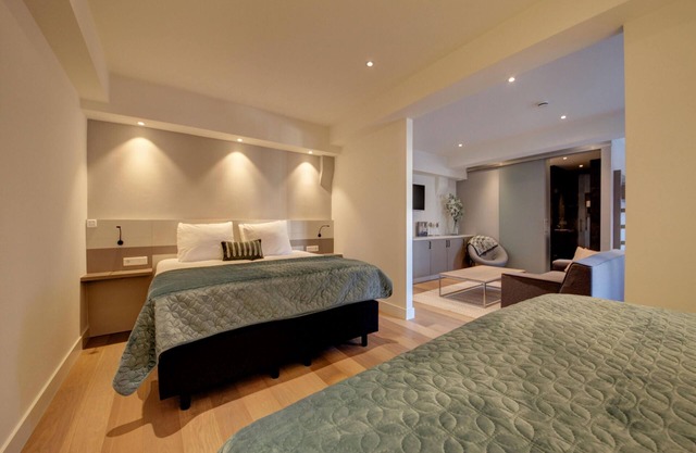 Luxury group home with bar and catering kitchen