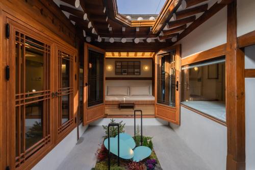 Luxury Hanok Mossy Grove