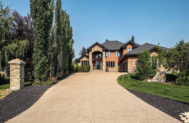 Luxury Haven in Alberta!