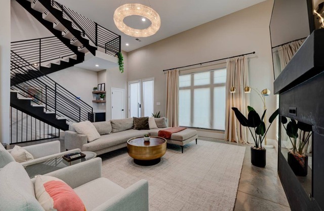 Luxury High End Downtown Living