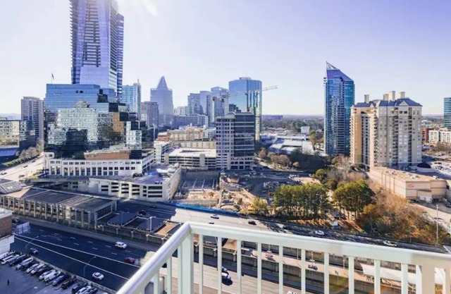 Luxury High Rise in Buckhead Business District!