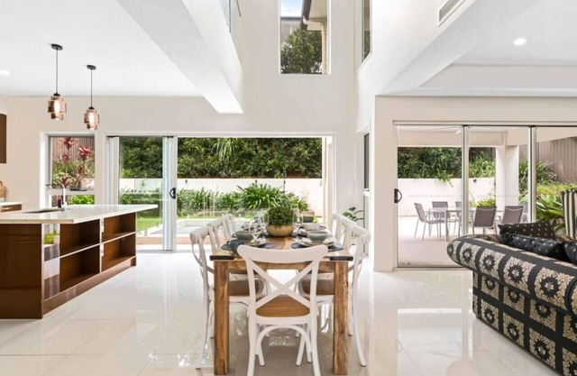 Luxury Hilltop Brand-New 5BD Holiday Home