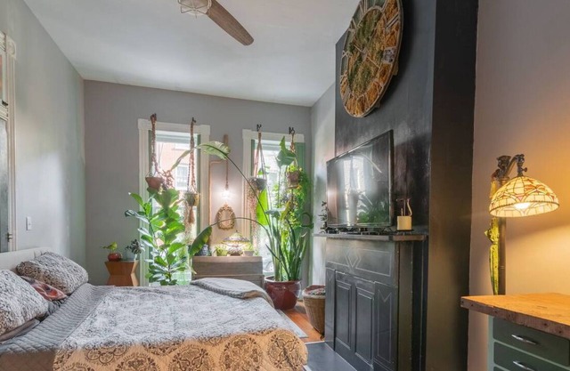 Luxury Historic Apartment-Stunning City Skyline!