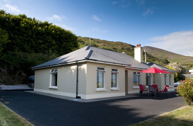 Luxury holiday home, at Inch Beach,overlooking Dingle Bay on Wild Atlantic Way