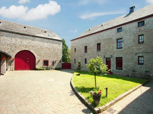 Luxury Holiday Home in Melreux-Hotton with Sauna