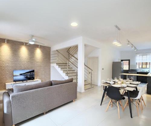 Luxury Holiday Home with private rooftop