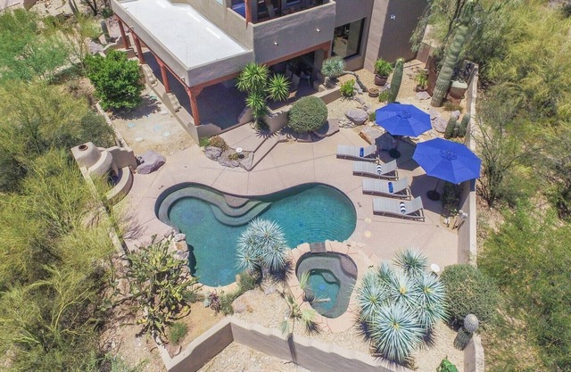 Casa de lujo en medio de Saguaros en las estribaciones de 2 ac Tucson Mtns, a 15 minutos del centro de la ciudad,