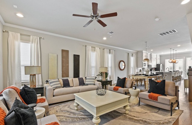 ✨ Luxury Home | Heights Houston | Backyard | Sleeps 13