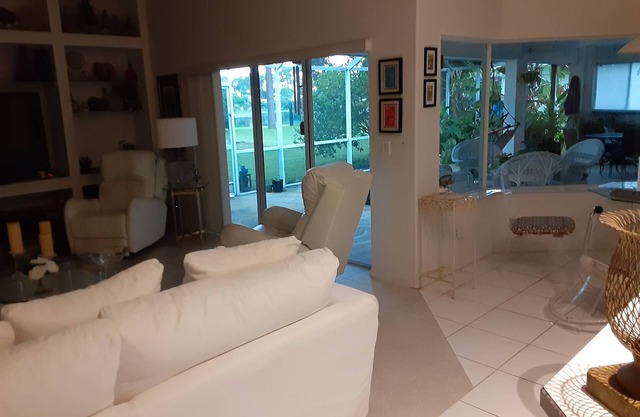 luxury home in exclusive community, lakefront home fishing & boating available