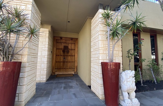 Luxury home just a short walk to South Beach Fremantle - min. 7 day rental