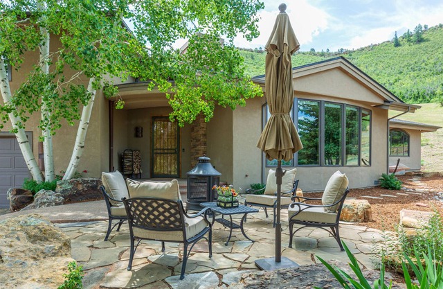 Luxury Home on 17 Acres - AC - Fire Pit - Ping Pong - Unmatched Views